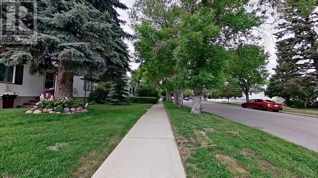Single Family House Bungalow for Sale in   Avenue NE Renfrew Calgary 