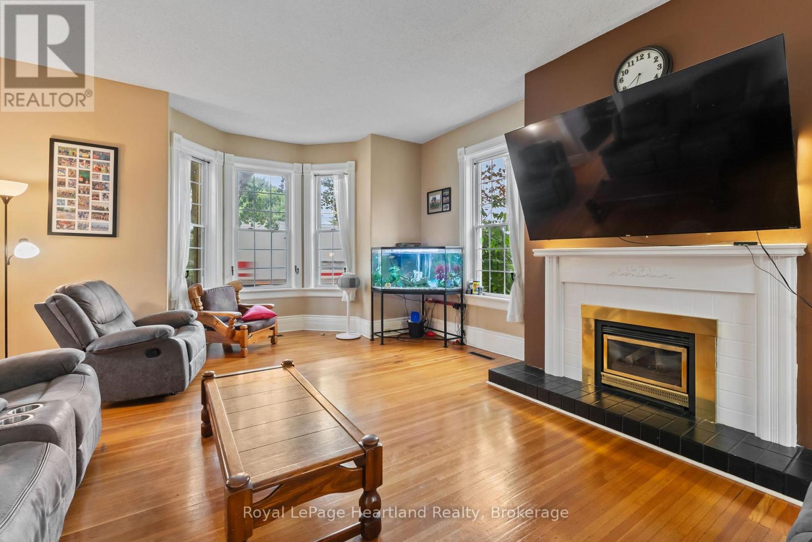 Photo 10 of 125 Elora Street S, Minto ON