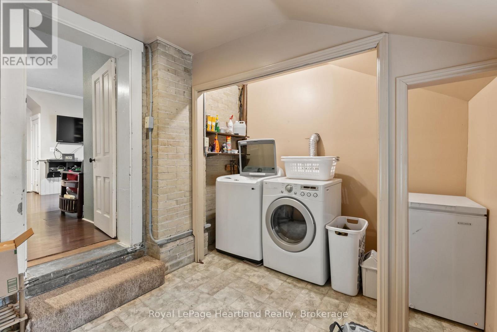 Photo 21 of 125 Elora Street S, Minto ON