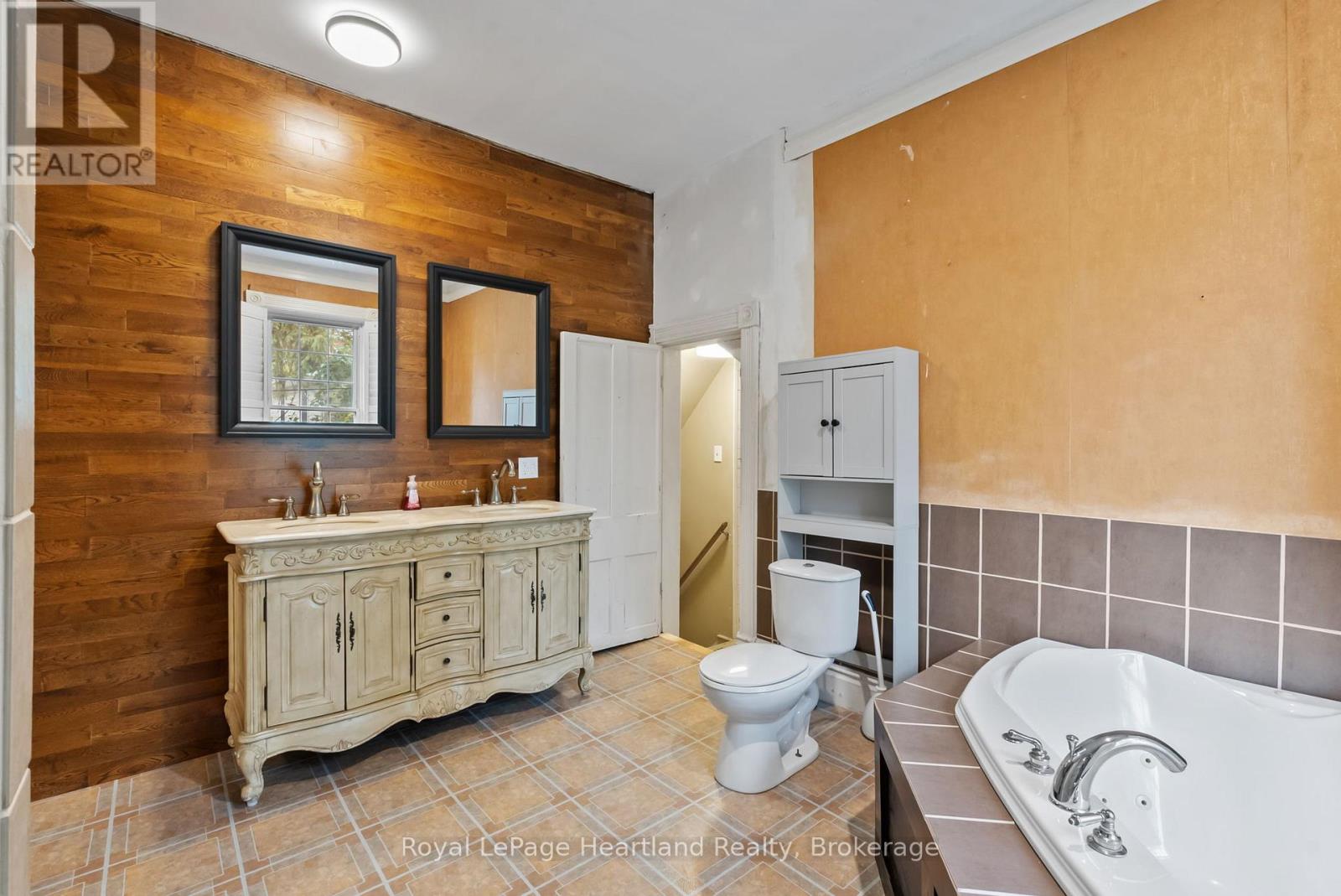 Photo 32 of 125 Elora Street S, Minto ON