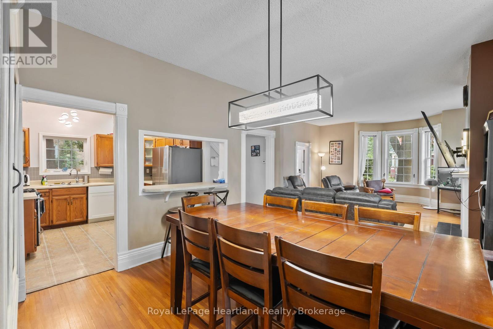 Photo 17 of 125 Elora Street S, Minto ON