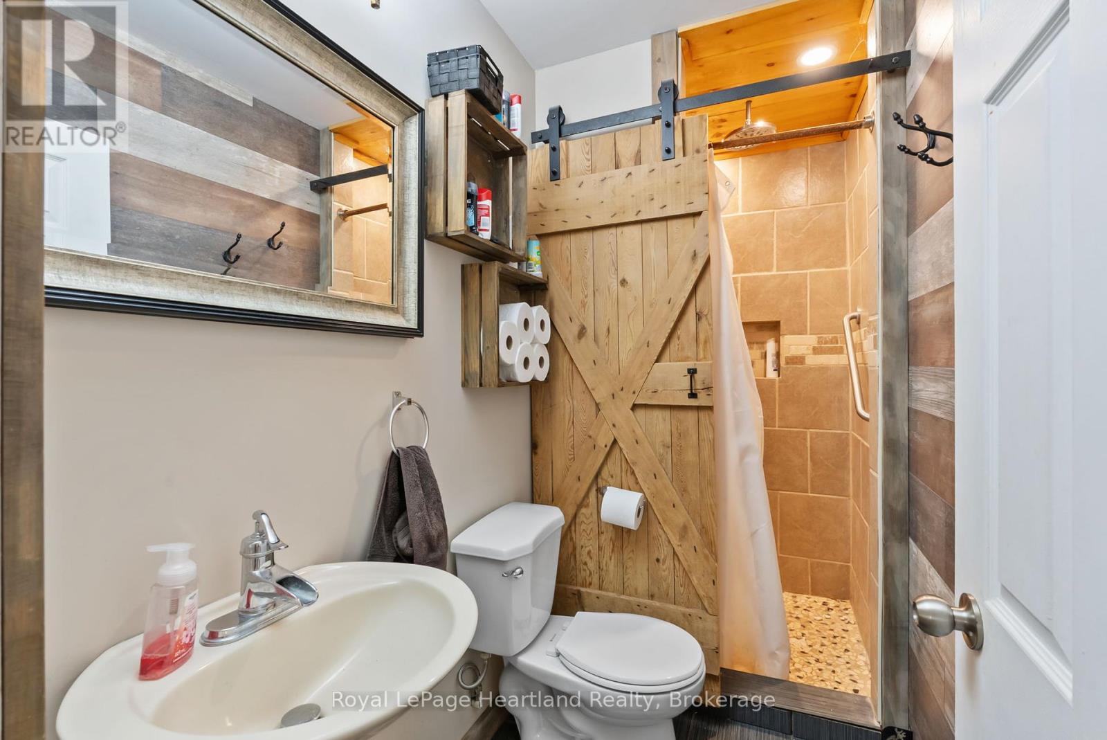 Photo 20 of 125 Elora Street S, Minto ON
