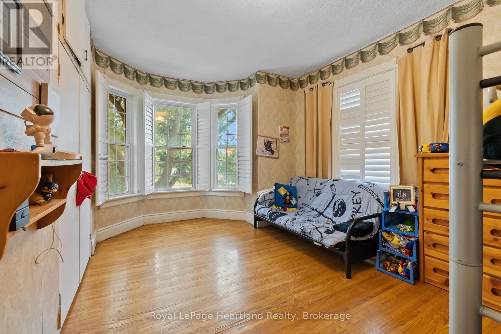 Photo 26 of 125 Elora Street S, Minto ON