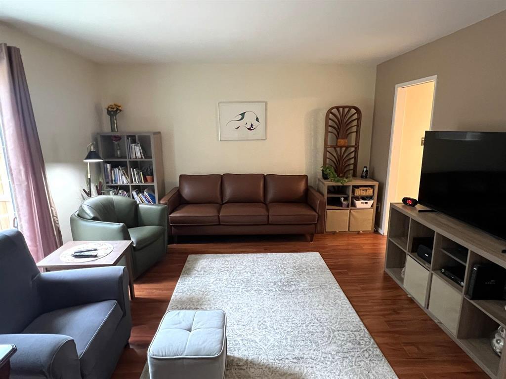 Photo 3 of 5 270 Lumsden Avenue, Winnipeg MB