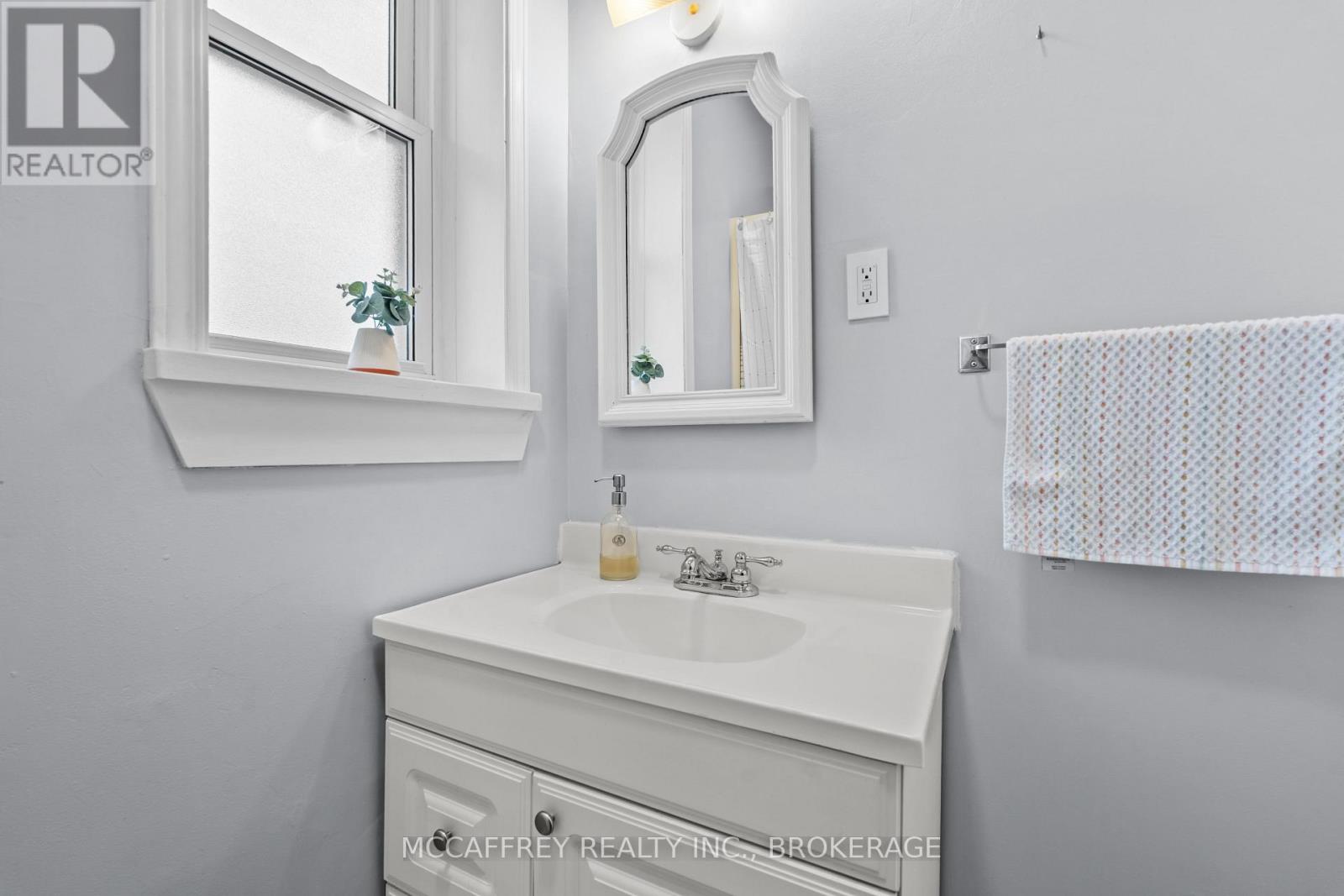 Photo 14 of 209 Centre Street N, Greater Napanee ON
