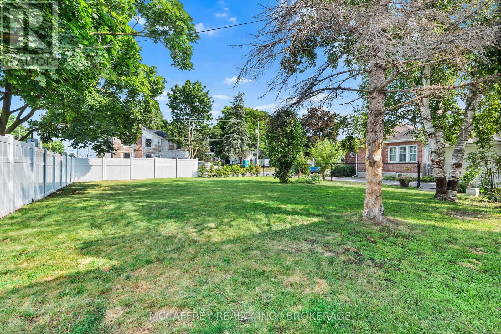 Photo 31 of 209 Centre Street N, Greater Napanee ON