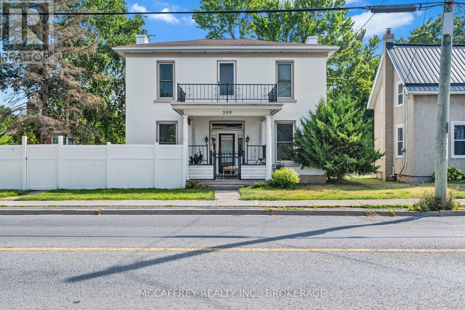 Photo 39 of 209 Centre Street N, Greater Napanee ON