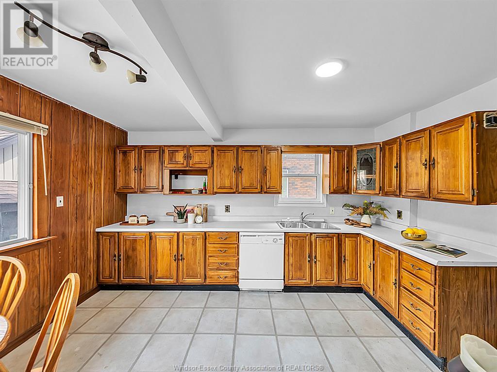 Photo 33 of 528 Partington, Windsor ON