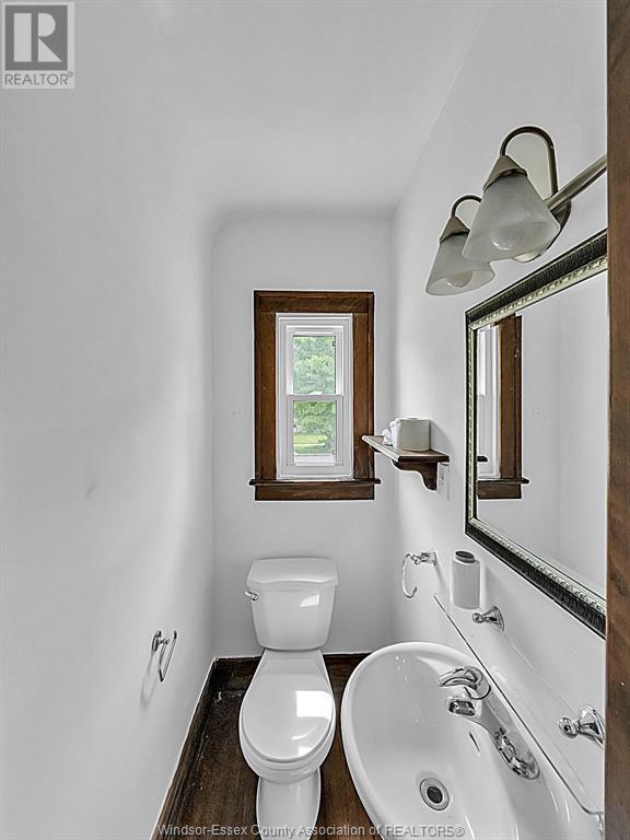 Photo 10 of 528 Partington, Windsor ON