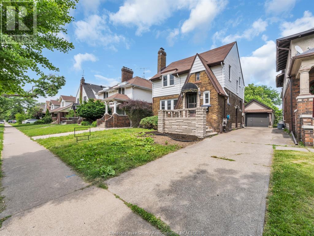 Photo 2 of 528 Partington, Windsor ON