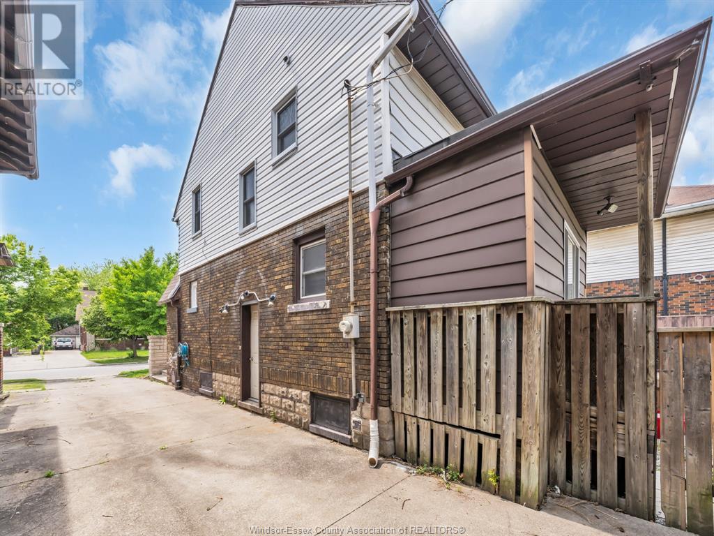 Photo 22 of 528 Partington, Windsor ON