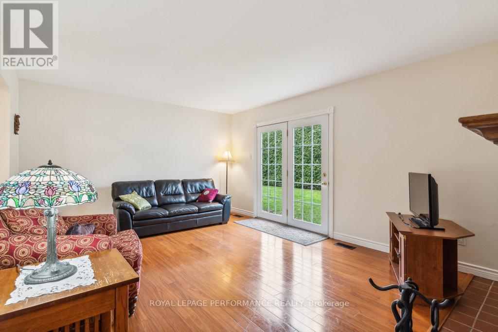 Photo 16 of 1932 Marquis Avenue, Ottawa ON
