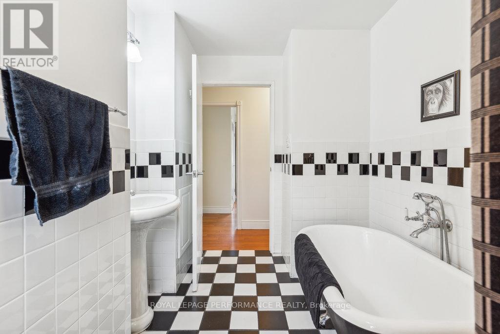 Photo 27 of 1932 Marquis Avenue, Ottawa ON