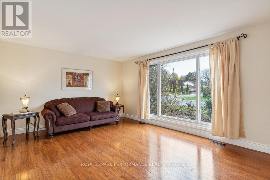 Photo 9 of 1932 Marquis Avenue, Ottawa ON