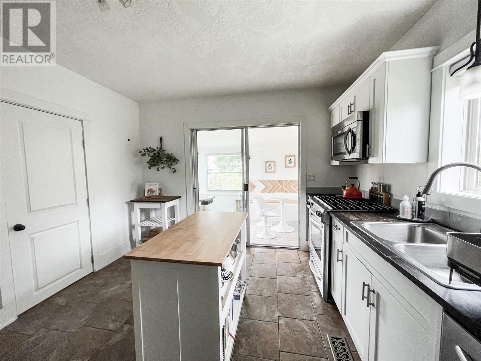 10918 PRAIRIE VALLEY Road, Summerland