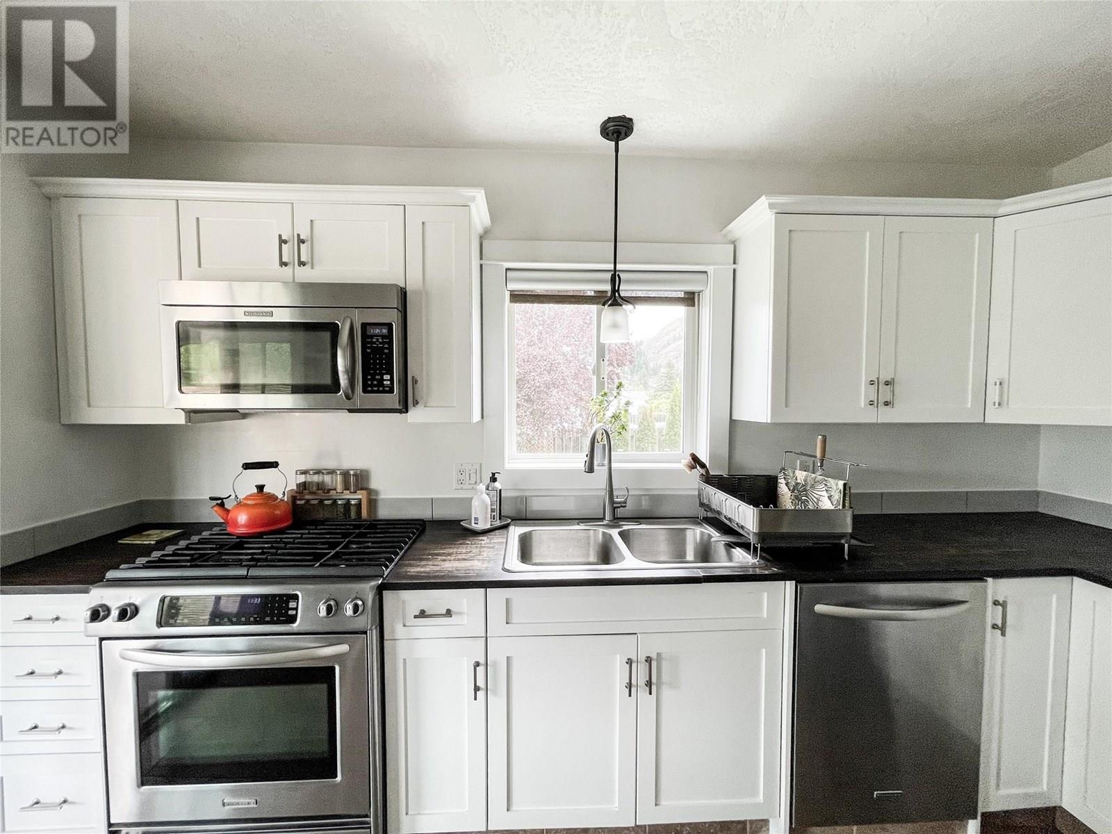 10918 PRAIRIE VALLEY Road, Summerland