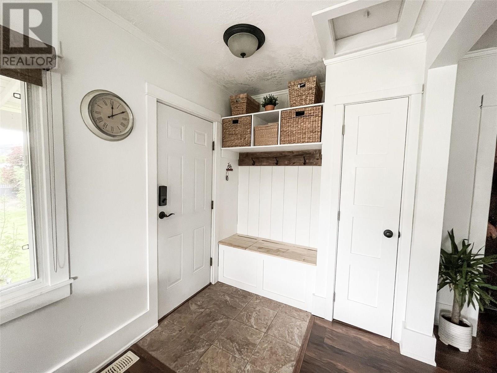 10918 PRAIRIE VALLEY Road, Summerland