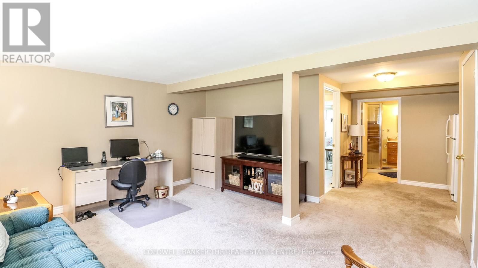 Photo 8 of 60 Chieftain Crescent, Barrie ON