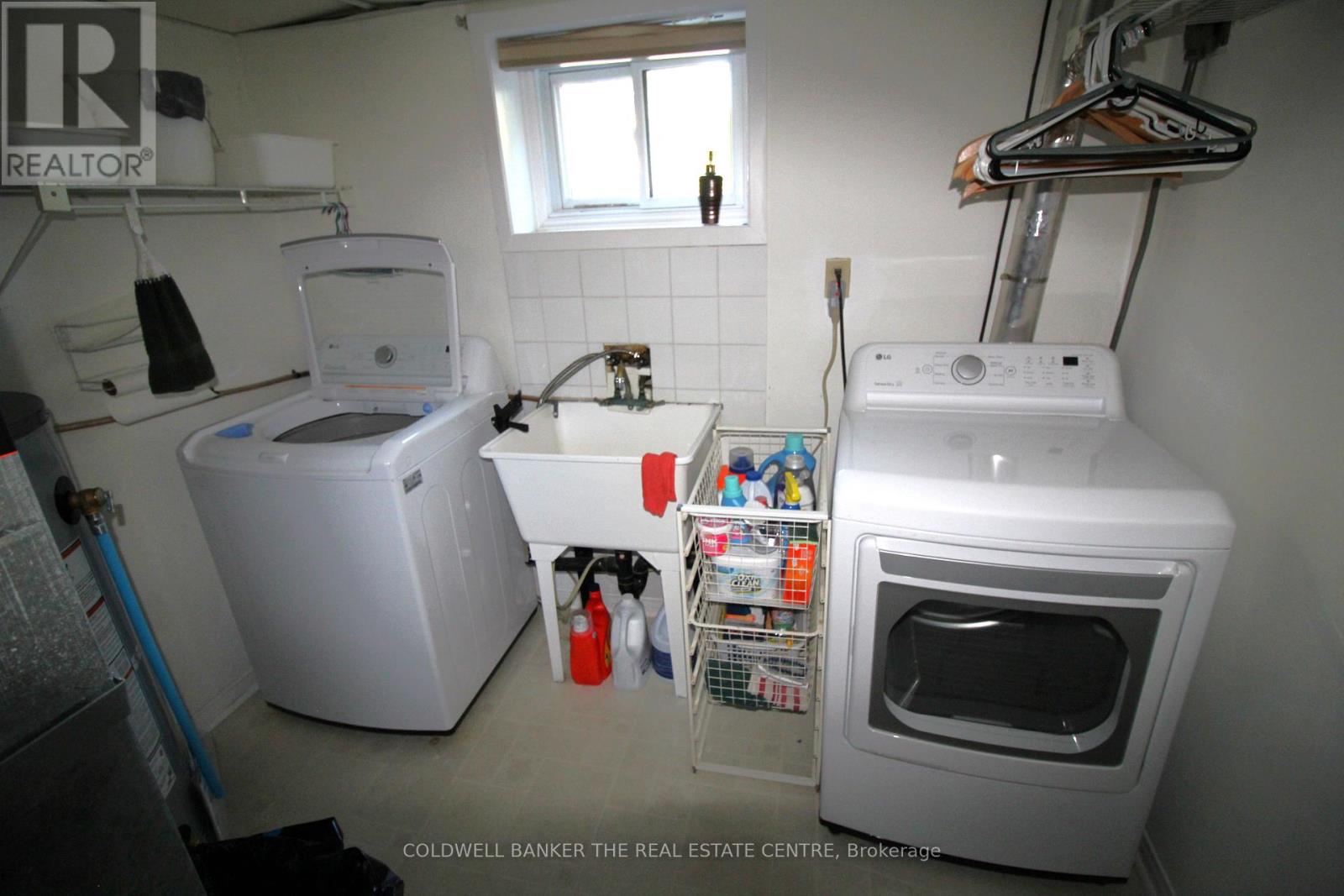 Photo 17 of 60 Chieftain Crescent, Barrie ON
