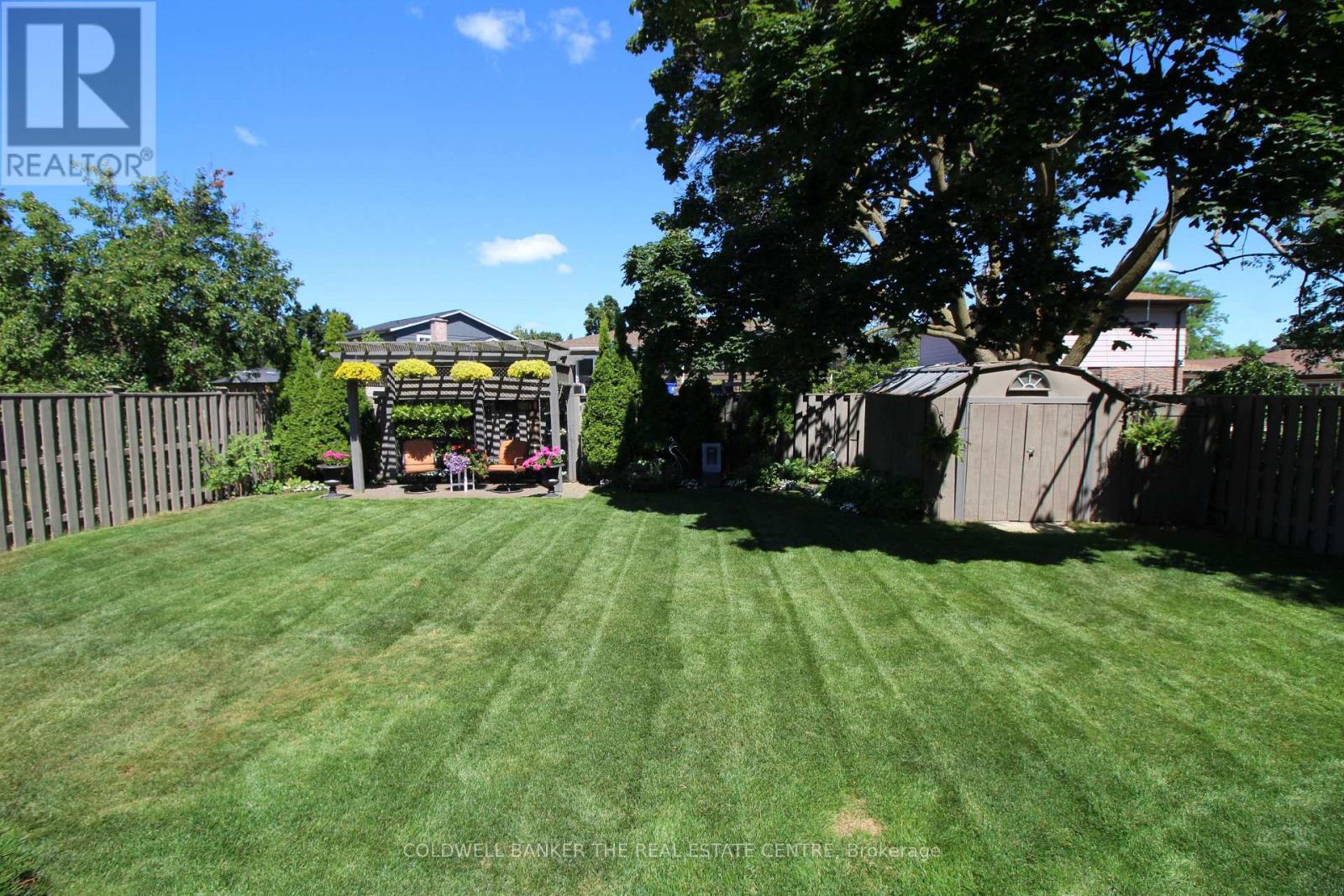 Photo 19 of 60 Chieftain Crescent, Barrie ON