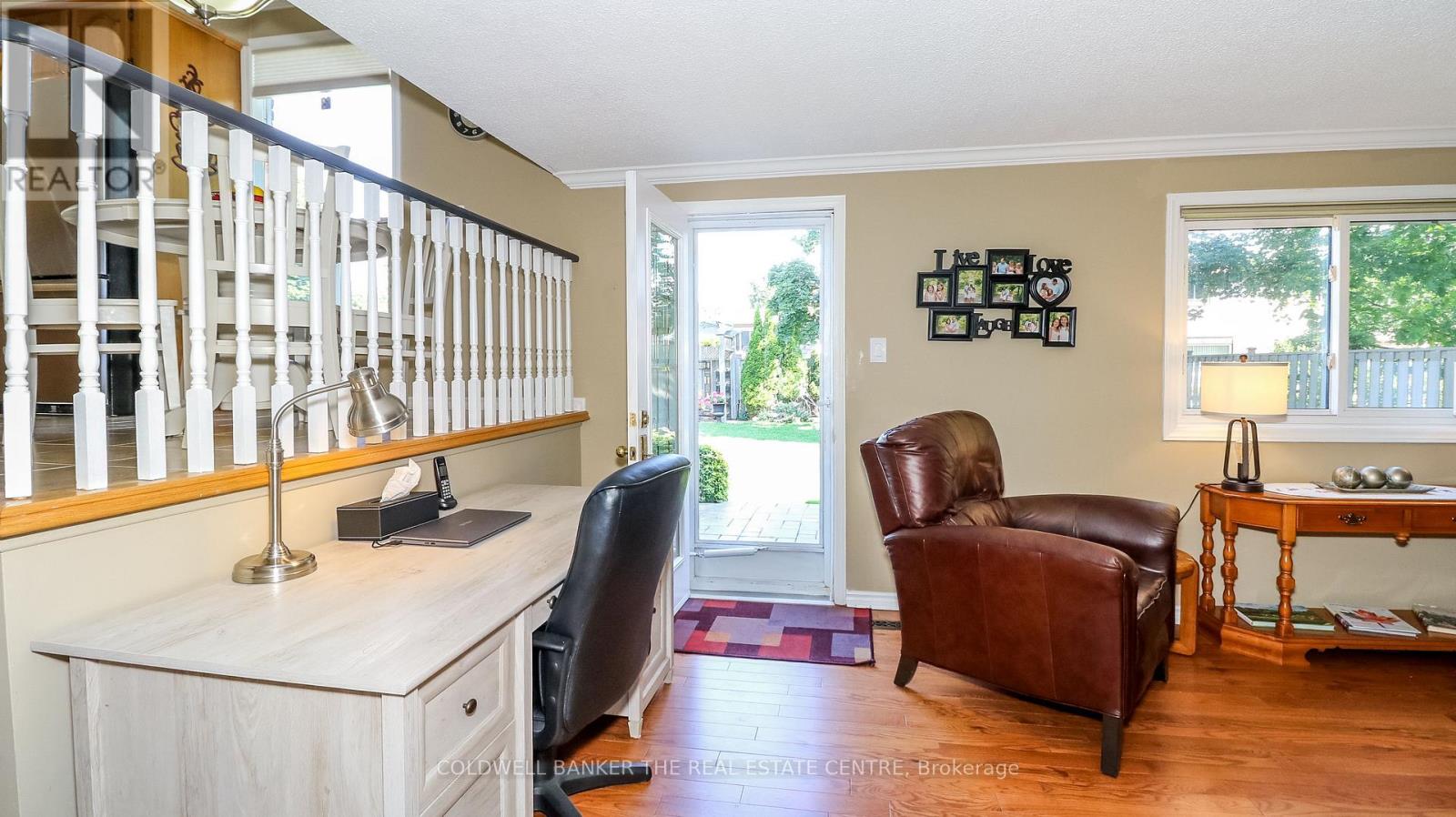 Photo 27 of 60 Chieftain Crescent, Barrie ON
