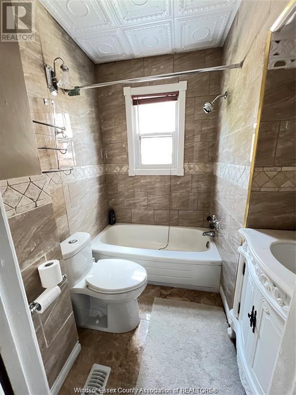 Photo 8 of 1951 Tourangeau Road, Windsor ON
