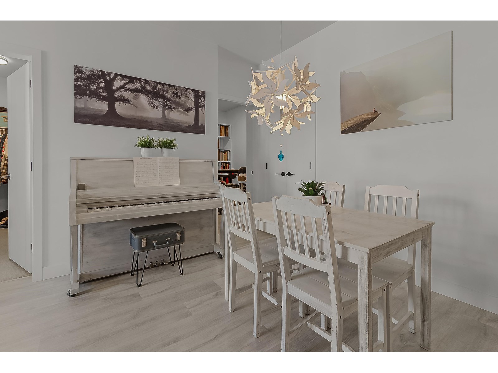 Photo 9 of 305 32838 Landeau Place, Abbotsford BC