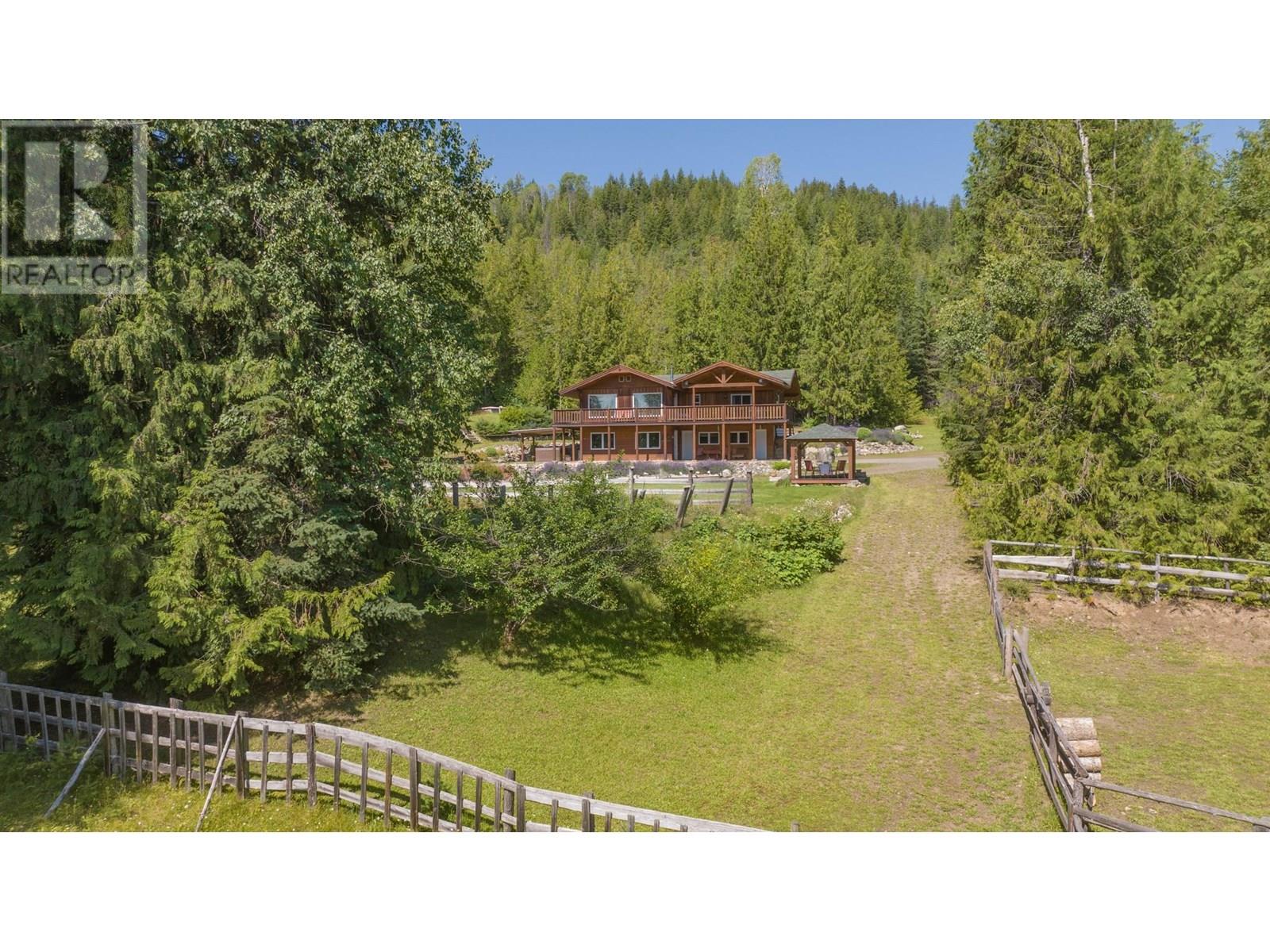 296 Trinity Valley Road, Lumby