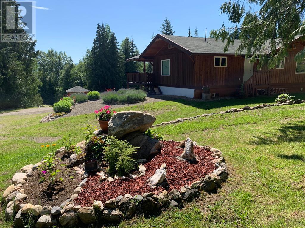 296 Trinity Valley Road, Lumby