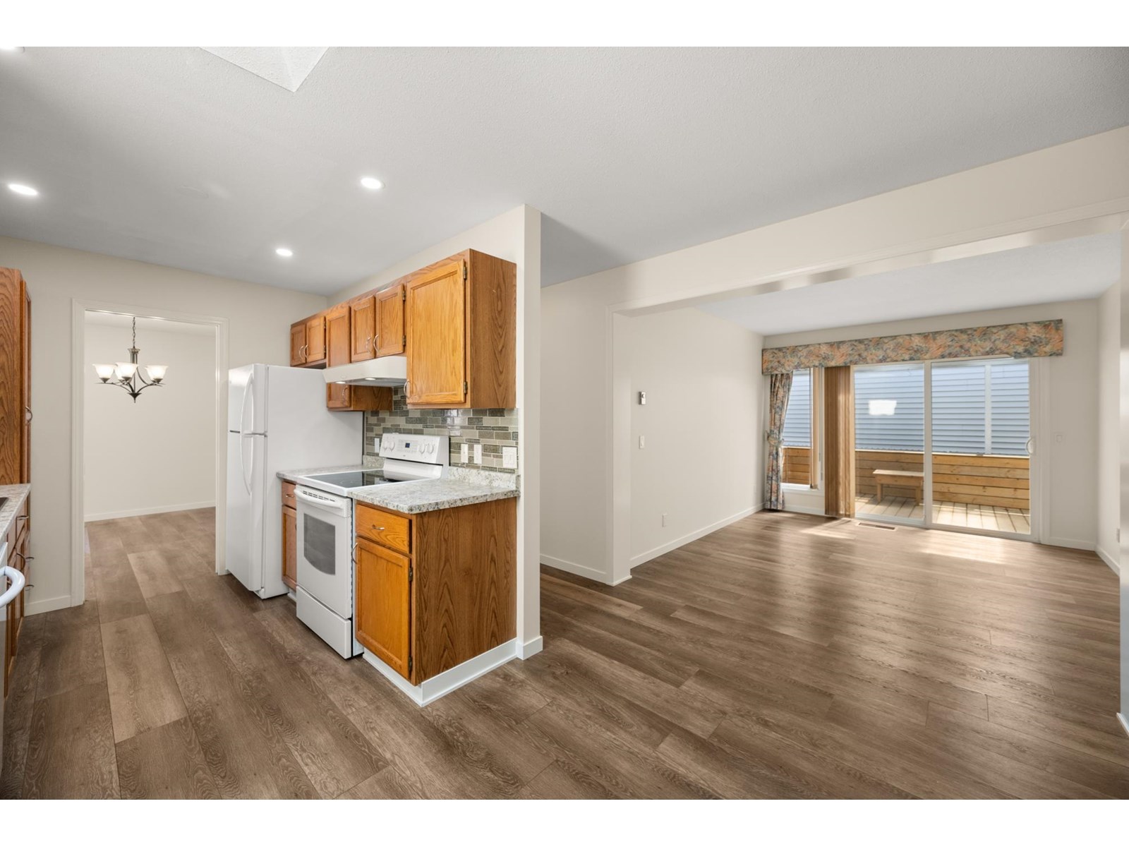 Photo 10 of 54 2345 Cranley Drive, Surrey BC