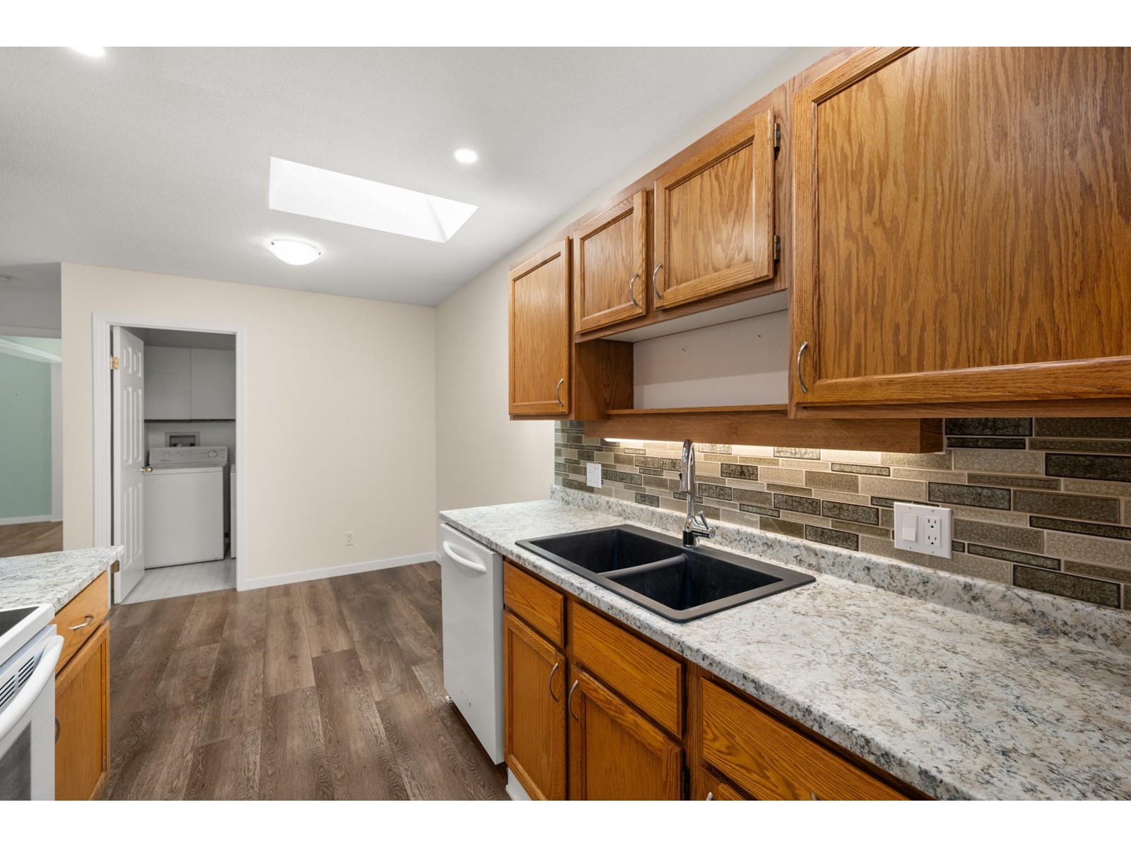 Photo 12 of 54 2345 Cranley Drive, Surrey BC