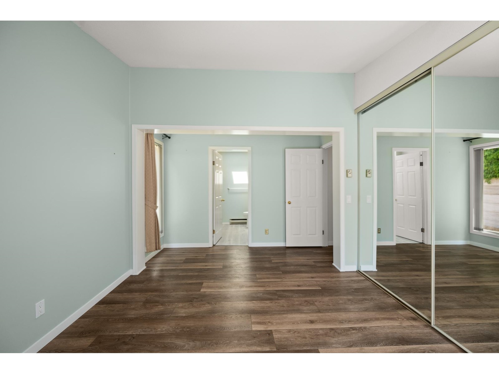 Photo 16 of 54 2345 Cranley Drive, Surrey BC