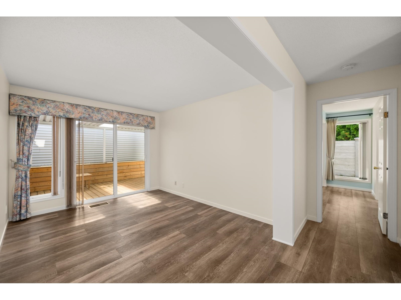 Photo 31 of 54 2345 Cranley Drive, Surrey BC
