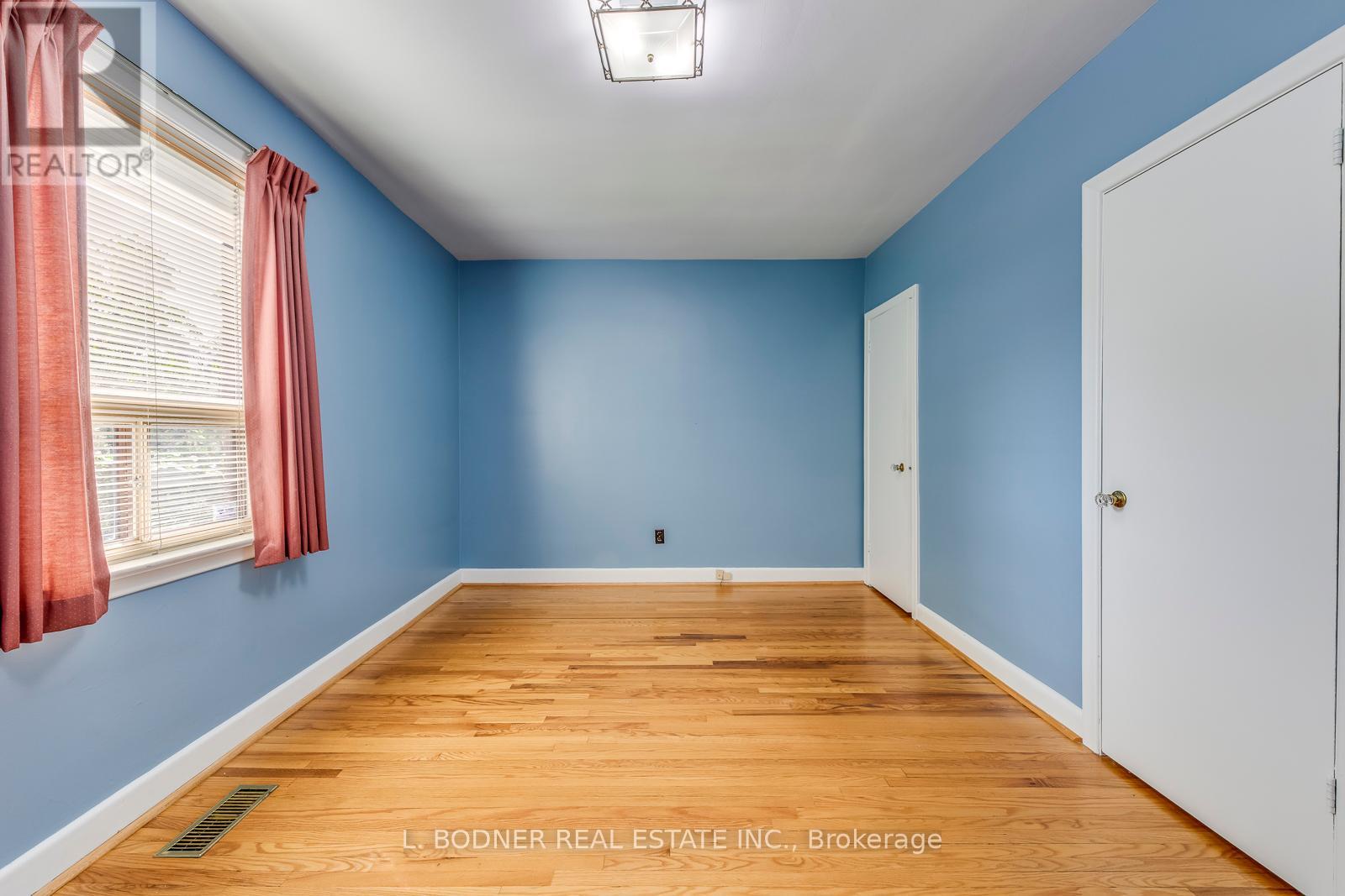 Photo 16 of 150 Silverhill Drive, Toronto ON