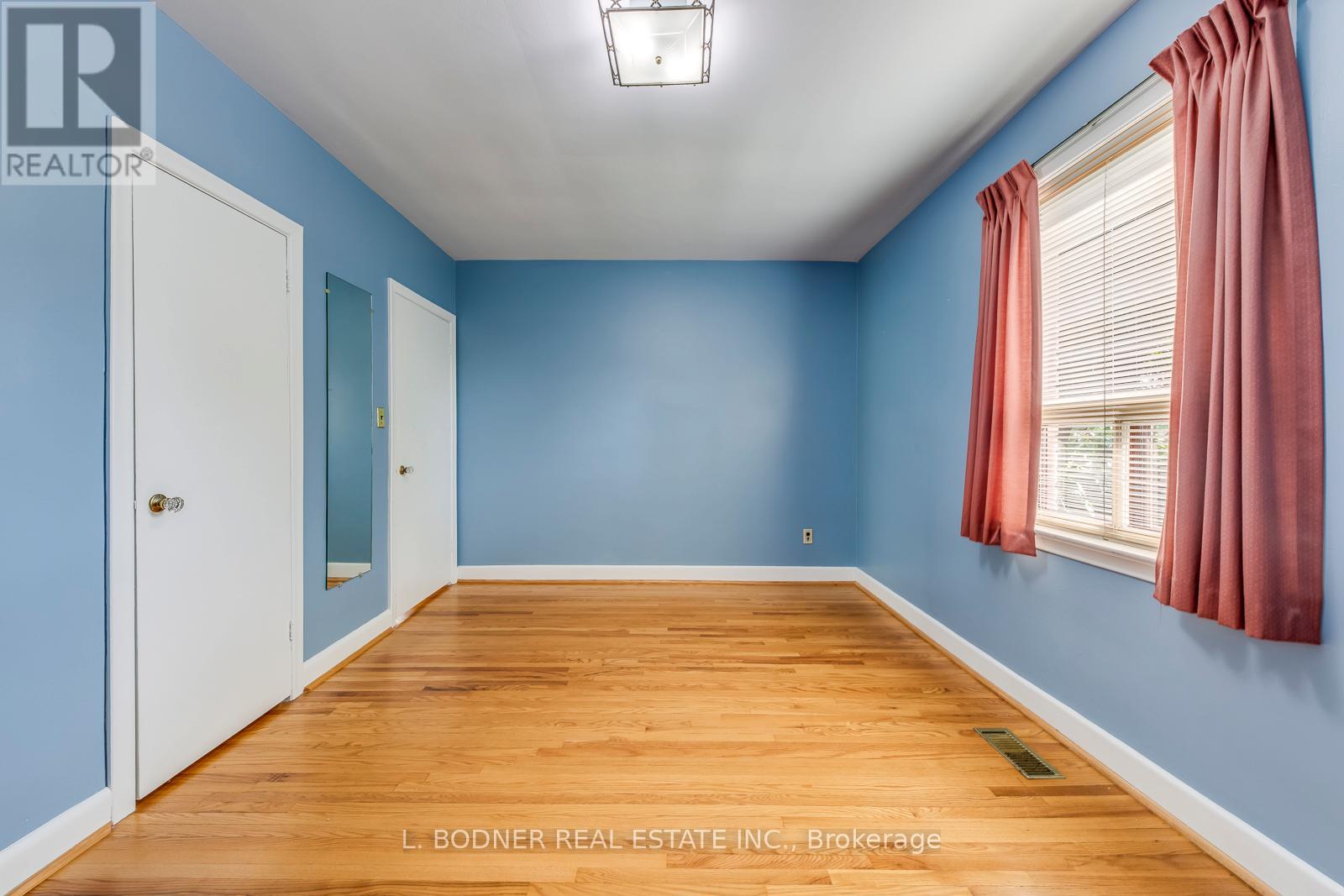 Photo 18 of 150 Silverhill Drive, Toronto ON