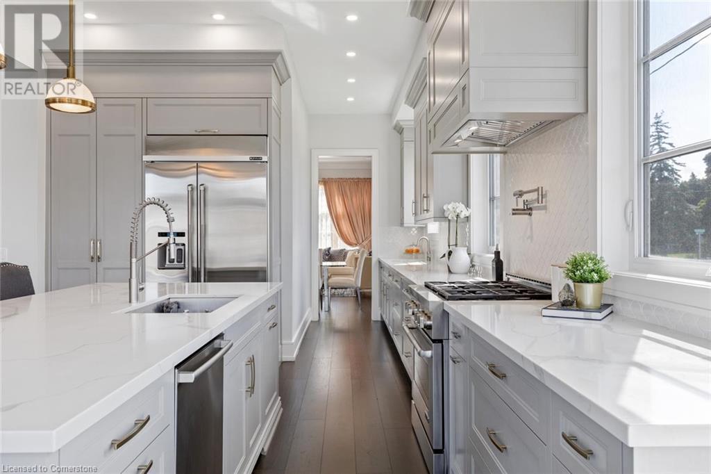 Photo 14 of 265 Woodale Avenue, Oakville ON