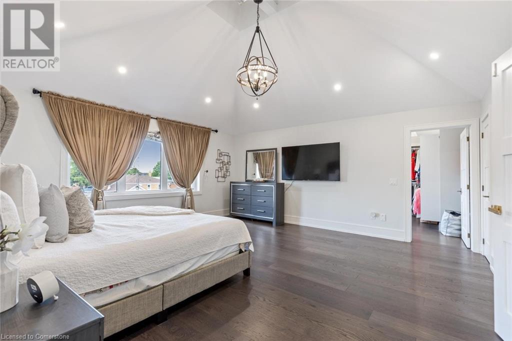 Photo 24 of 265 Woodale Avenue, Oakville ON