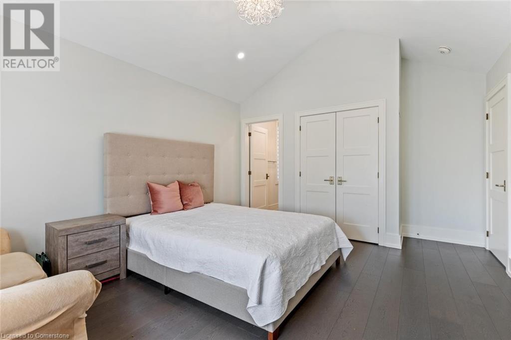 Photo 32 of 265 Woodale Avenue, Oakville ON