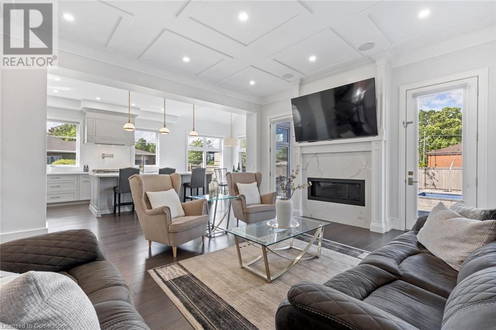 Photo 9 of 265 Woodale Avenue, Oakville ON