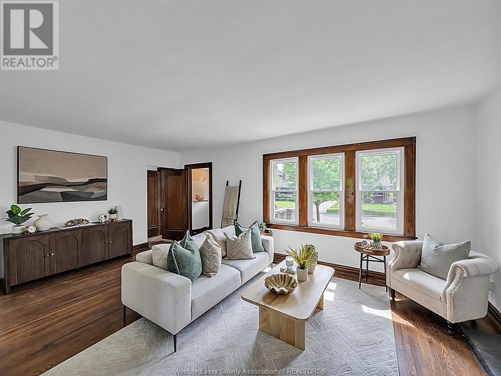 Photo 3 of 528 Partington, Windsor ON