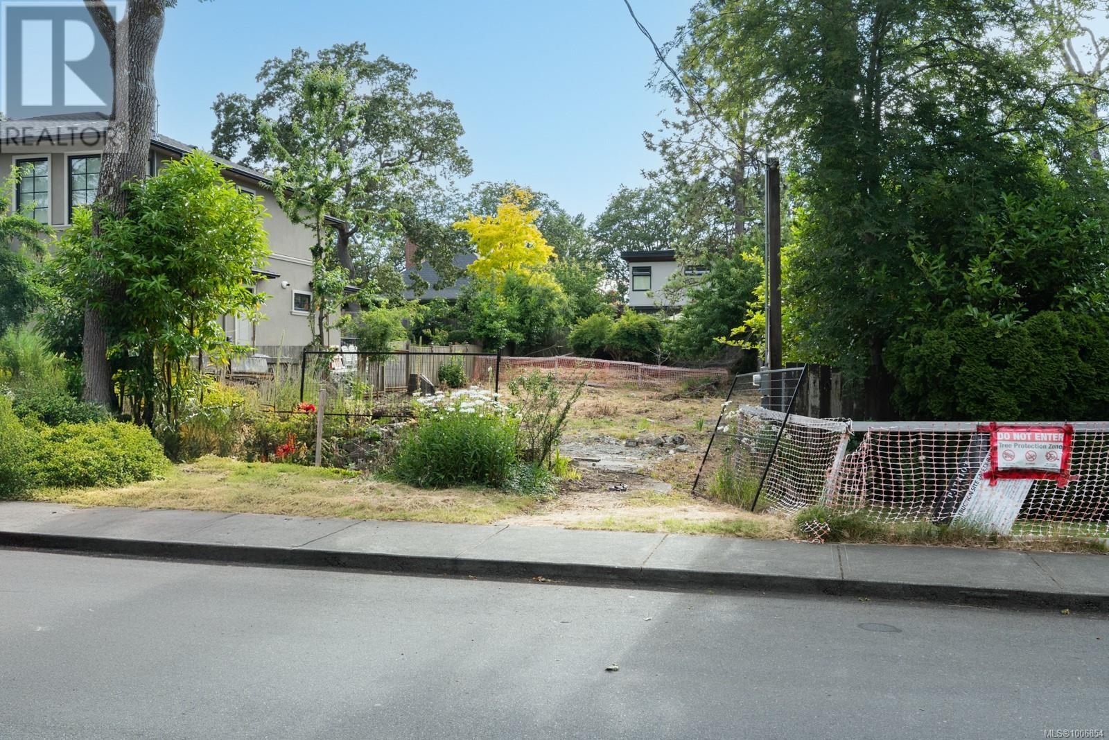 Photo 9 of 1256 Oliver St, Oak Bay BC