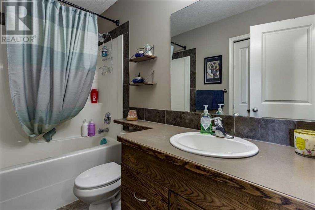 Photo 17 of 110 50 Lucky Place, Sylvan Lake AB