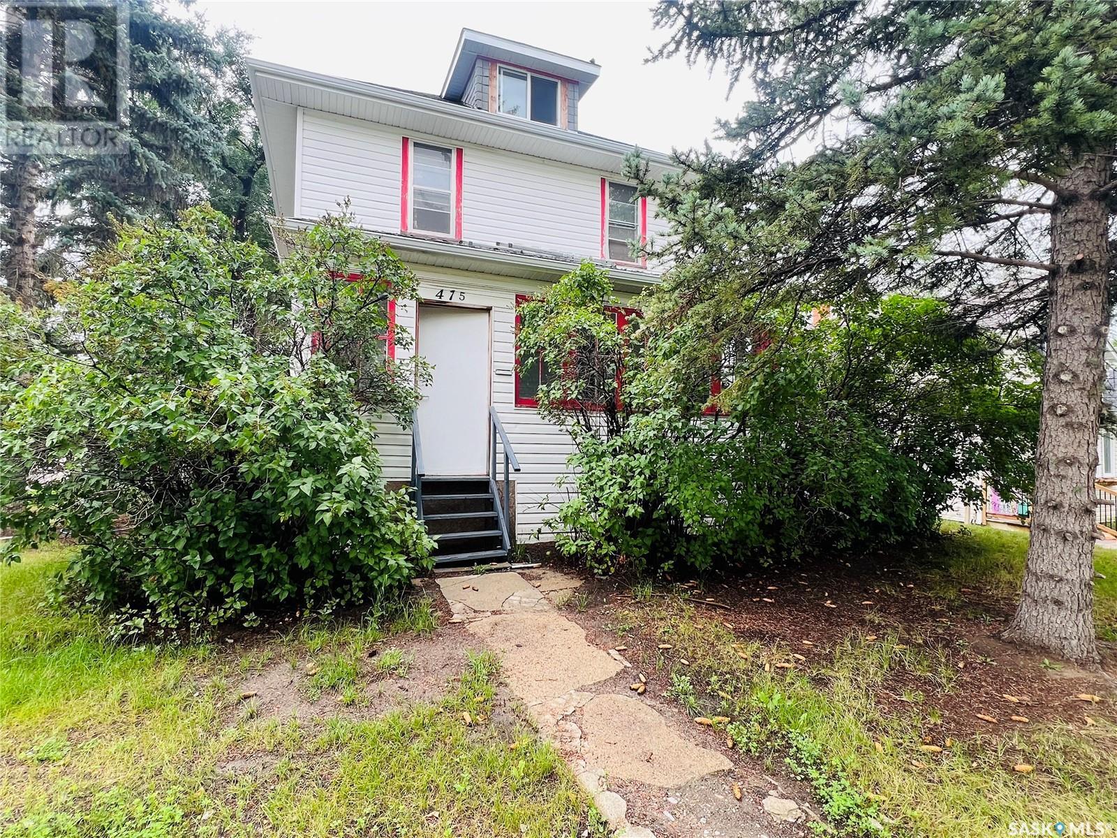 Single Family House 2 Level for Sale in  st AVENUE NE Swift Current 