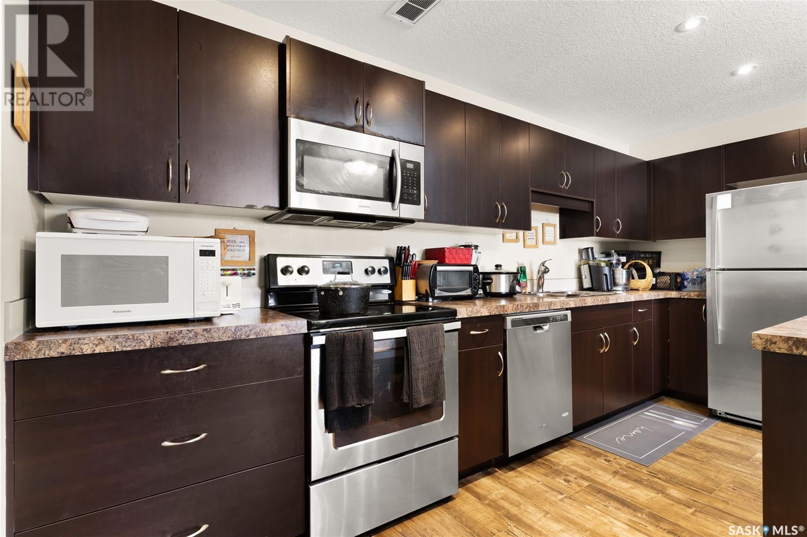 Photo 11 of 34 B 4533 Delhaye Way, Regina SK