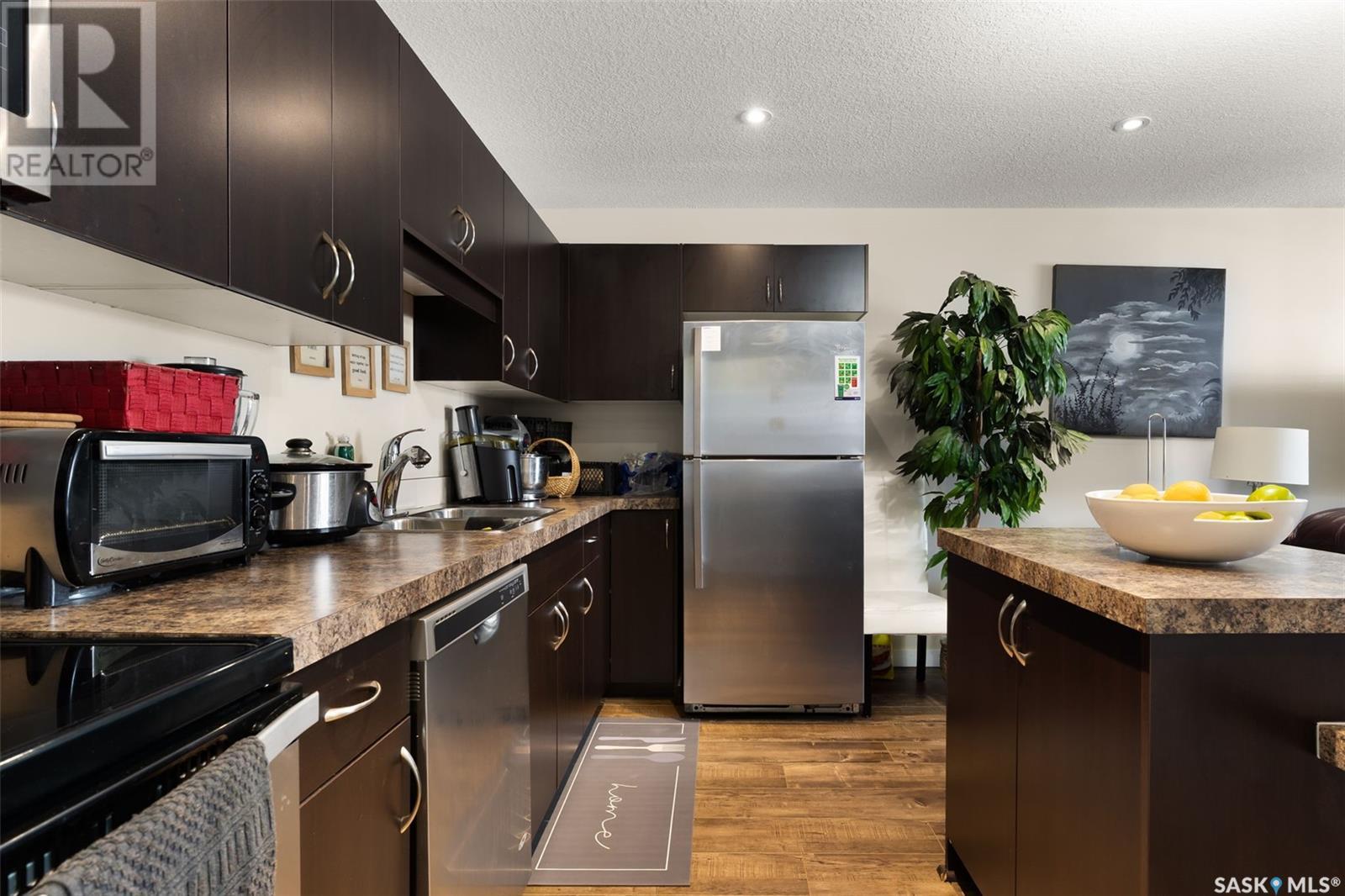 Photo 12 of 34 B 4533 Delhaye Way, Regina SK