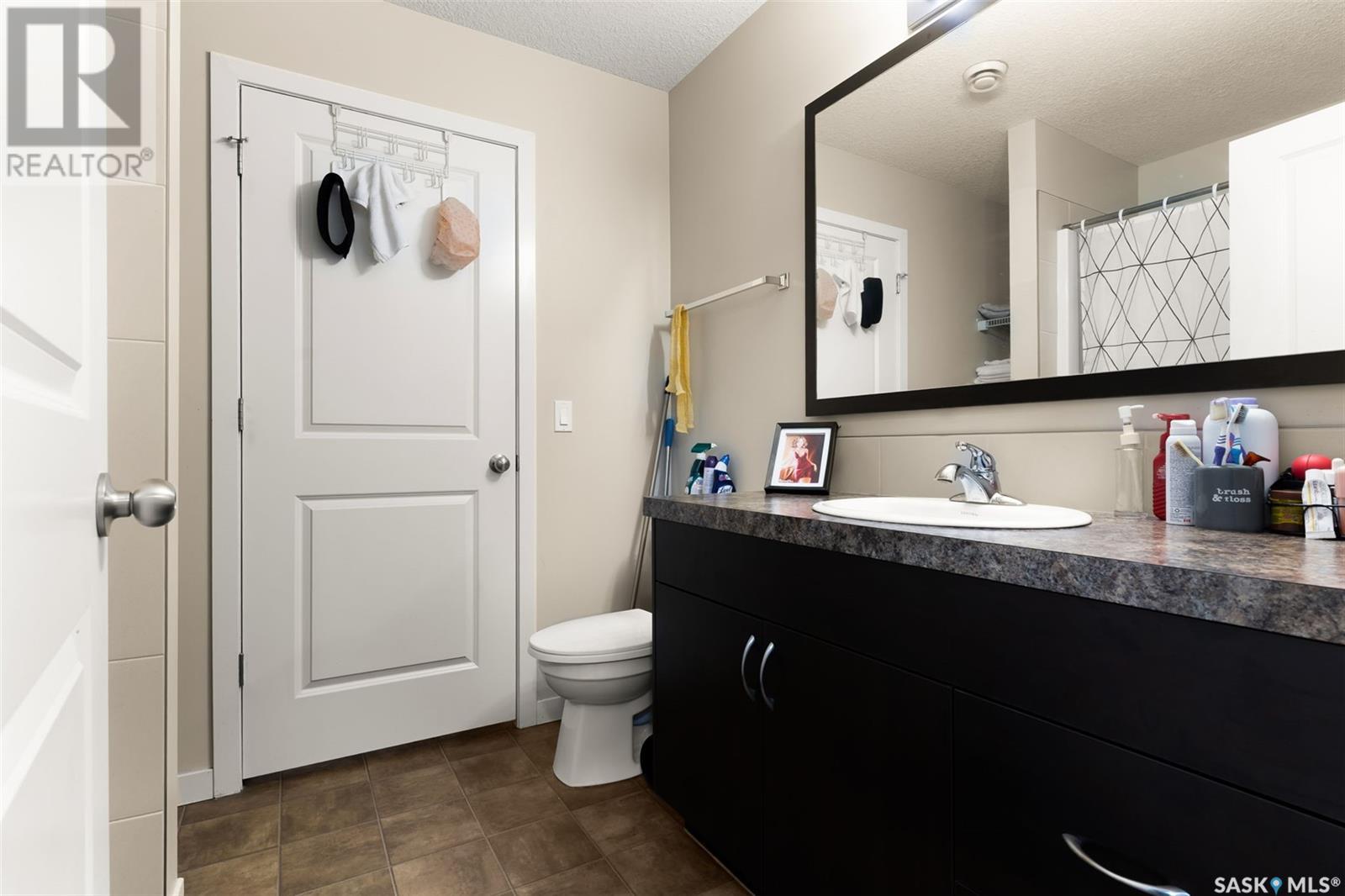 Photo 22 of 34 B 4533 Delhaye Way, Regina SK