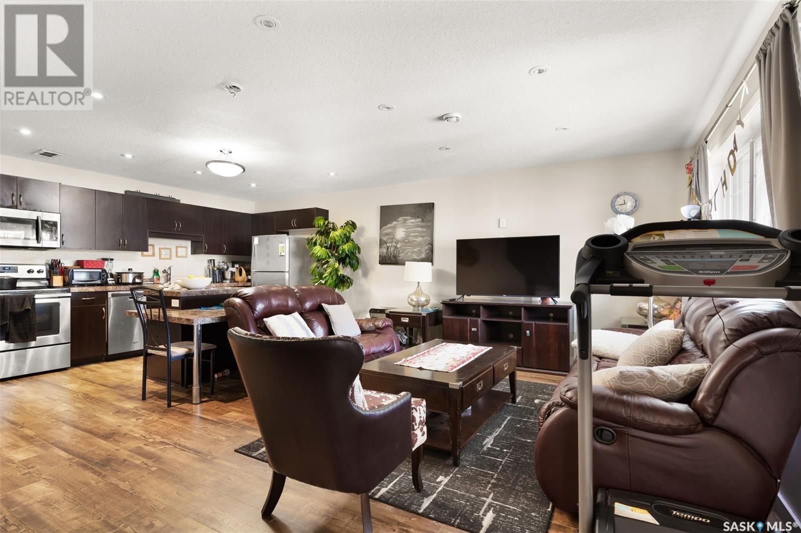Photo 8 of 34 B 4533 Delhaye Way, Regina SK