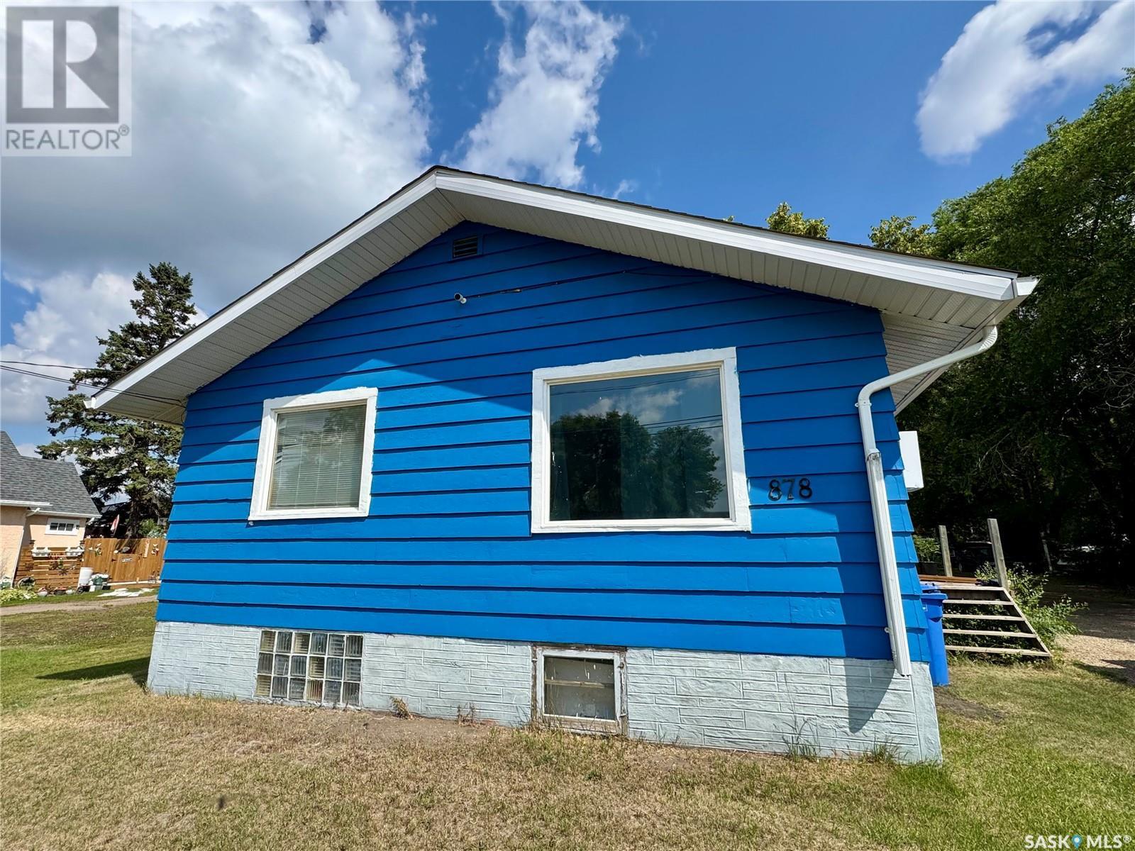 Photo 2 of 878 7th Street E, Prince Albert SK