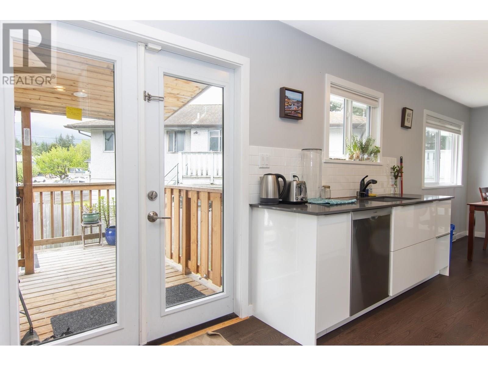 1980 GARIBALDI WAY, Squamish