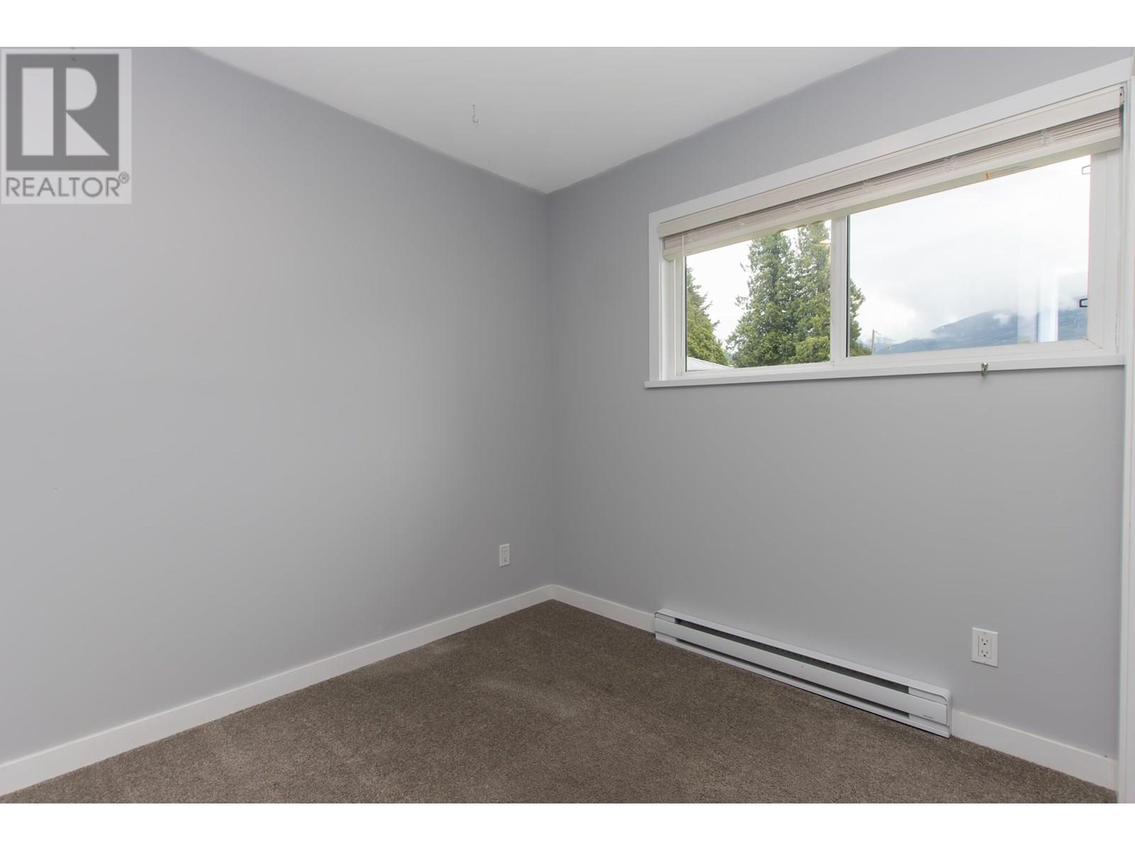 1980 GARIBALDI WAY, Squamish